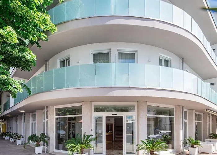 Hotel Centrale Lignano Sabbiadoro photo
